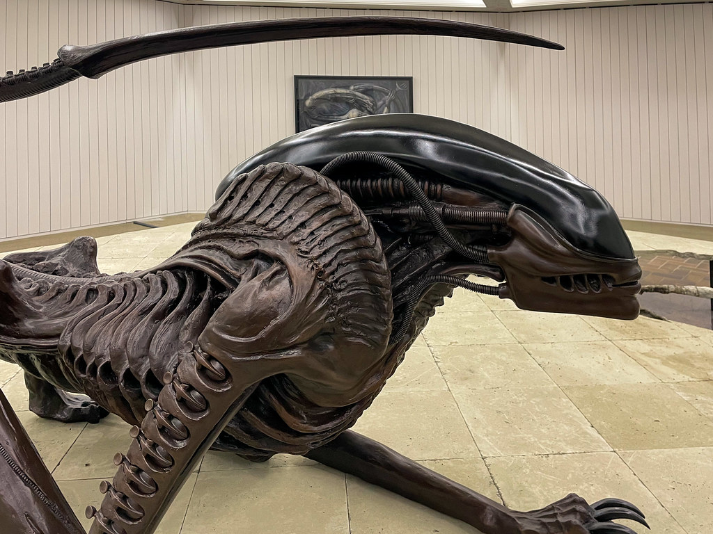 1. Enigmatic ⁤Extraterrestrial Art: Unveiling the Mysteries ​of Alien Sculptures